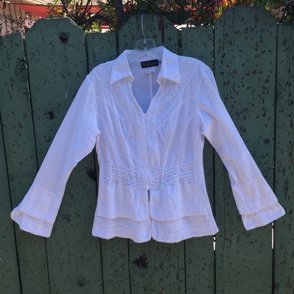 White embroidered blouse - Picture 1 of 7